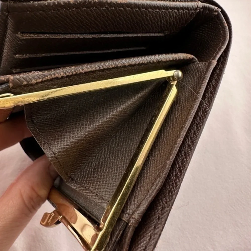 AUTHENTIC Louis Vuitton wallet. Monogram canvas. - Picture 8 of 16